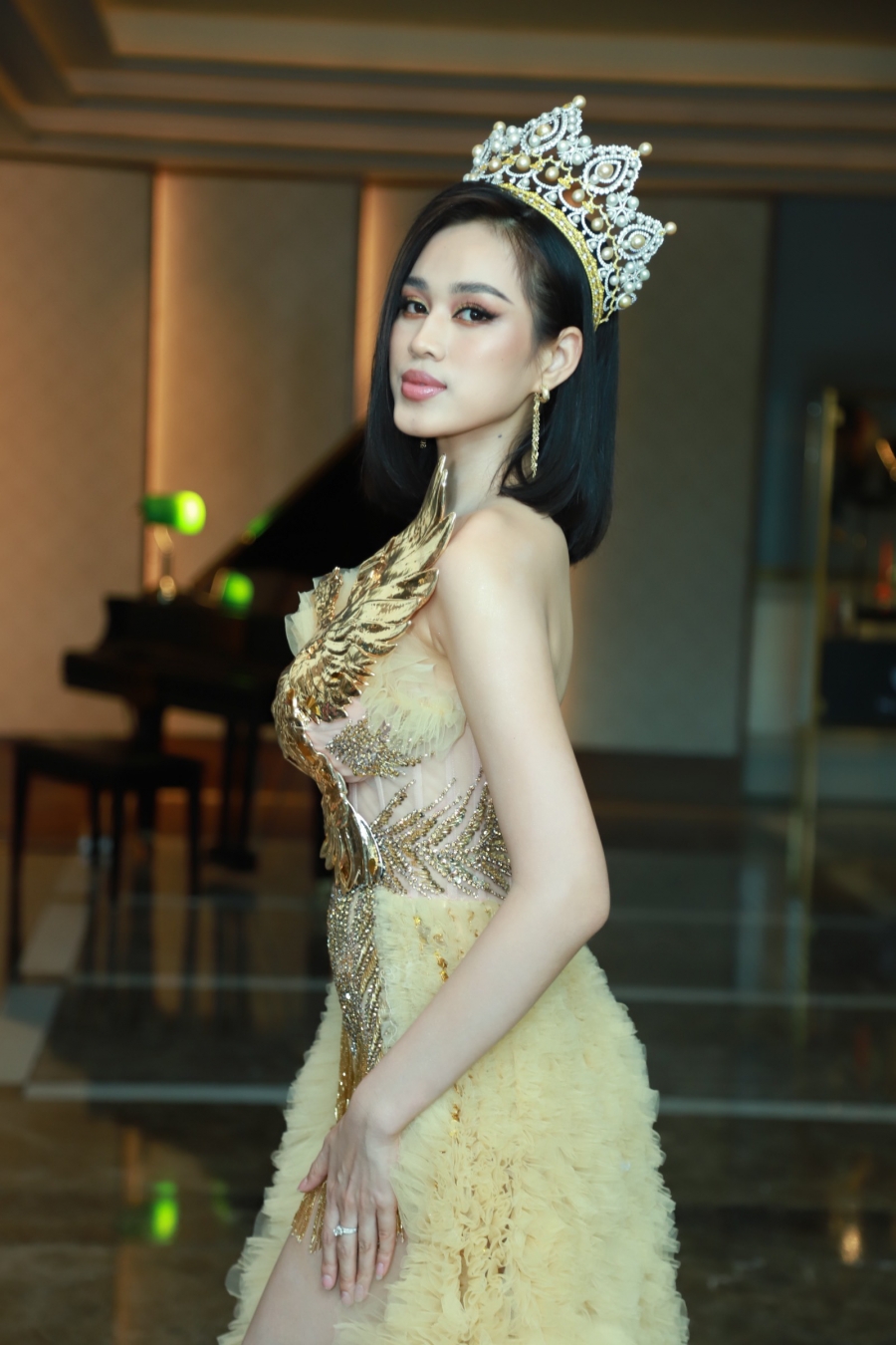 Đỗ Thị Hà để tóc ngắn, khoe sắc cùng dàn hậu tại họp báo Miss Grand Việt Nam 2022 - Ảnh 3