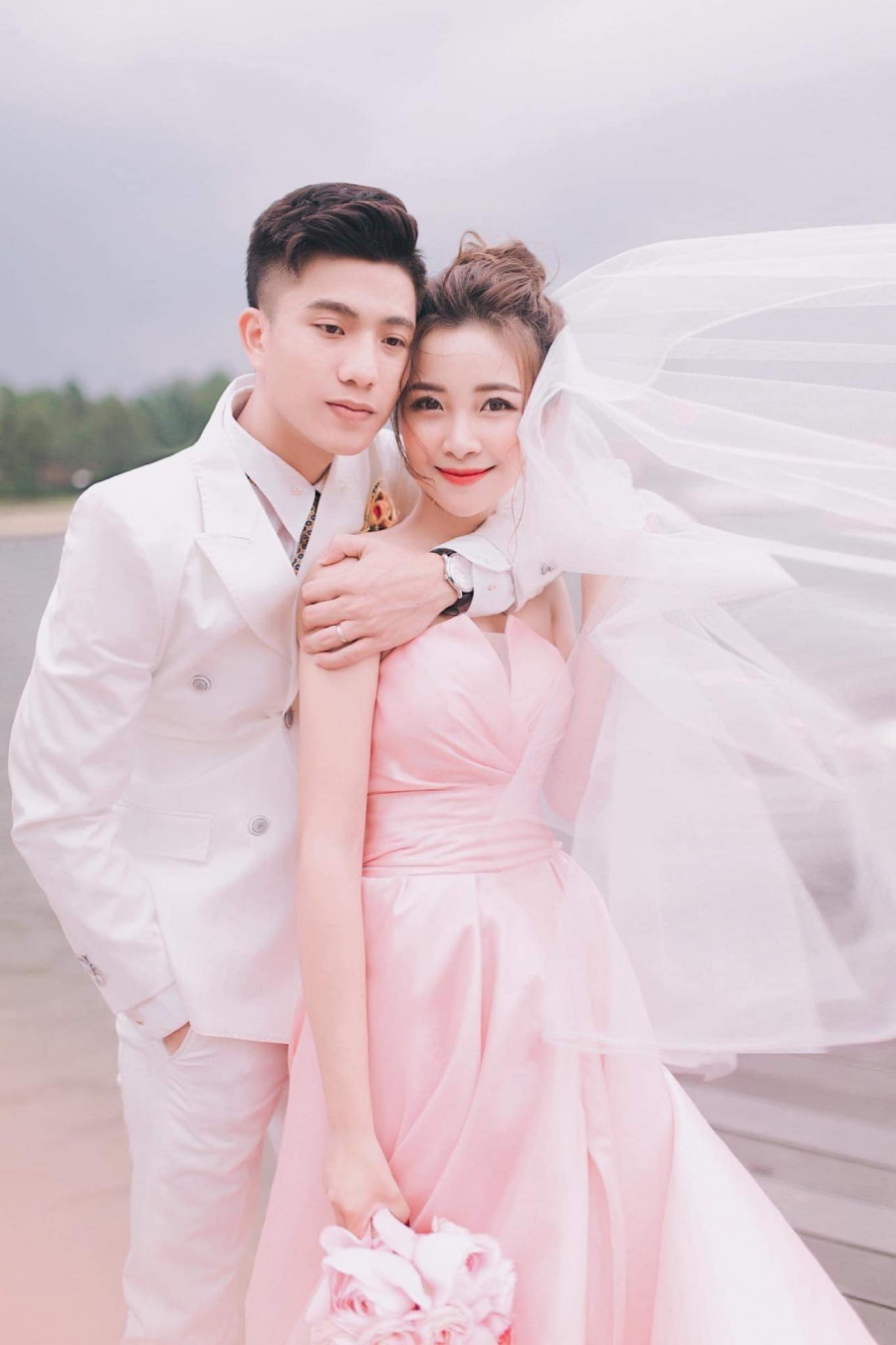 Vợ hot girl của Phan Văn Đức tròn trịa, xuề xoà sau 2 năm kết hôn sinh nở - Ảnh 1