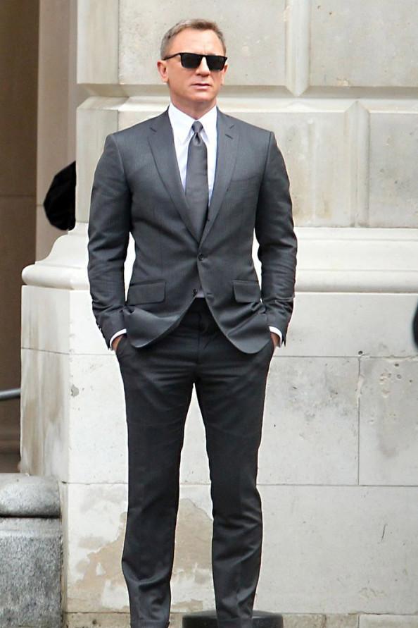 Các thiết kế vest sang trọng mà nhân vật James Bond (do nam diễn viên Daniel Craig thủ vai) trong series Điệp viên 007 đều do Tom Ford thiết kế