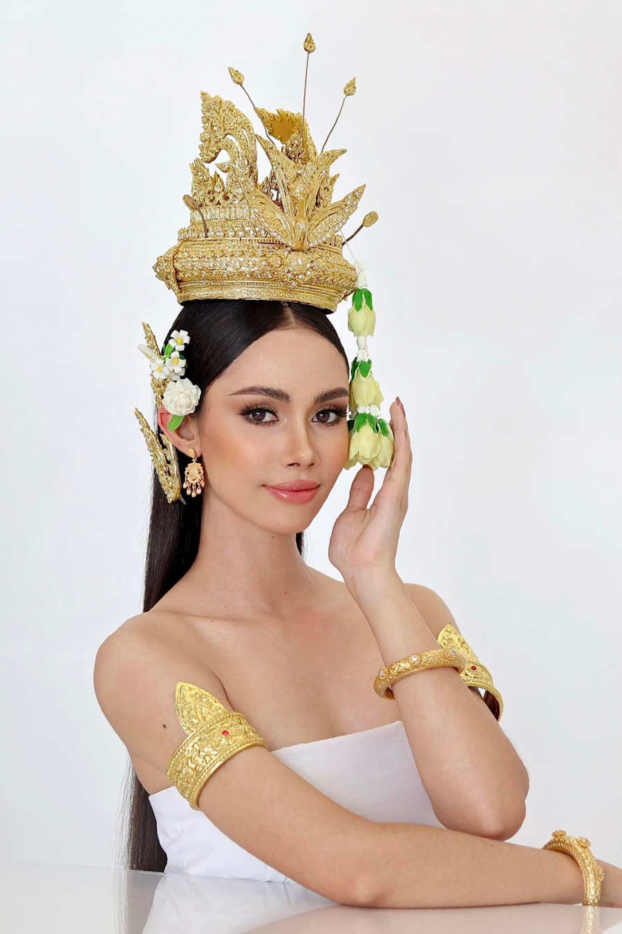 Nhan sắc tân Hoa hậu Hoàn vũ đẹp nhất lịch sử sắc đẹp Campuchia - Ảnh 7