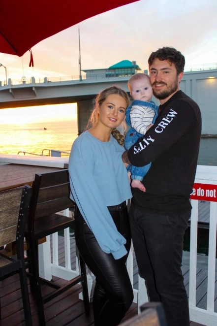 Chỉ 6 tuần sau chuyến đi của hai người vào tháng 11, Clogagh đã phát hiện mình có thai
