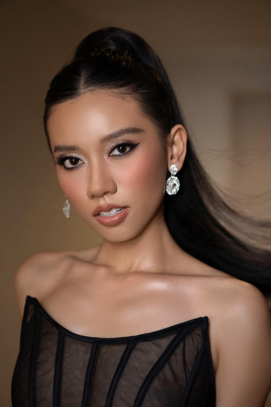 10 ứng viên cho vương miện Miss World Vietnam 2022, Nam Em khó đăng quang - Ảnh 12