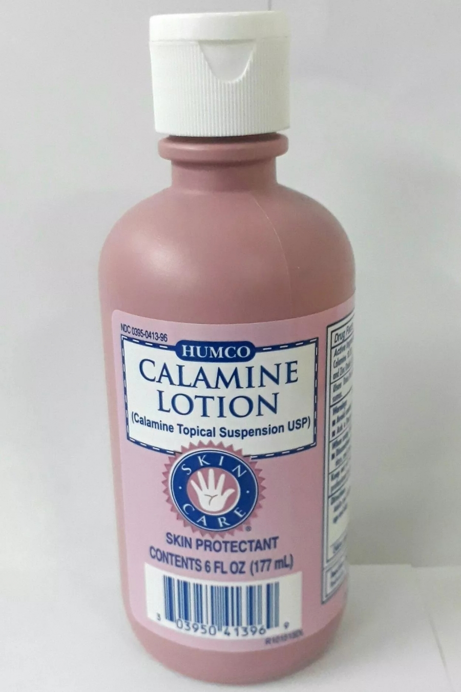 Tuy nhiên, các loại mỹ phẩm chứa calamine có thể khiến cho da bị khô và nổi mụn nhiều hơn nếu như bôi lâu dài. Nói chung, bạn không nên sử dụng sản phẩm này mà thay vào đó là dùng kem lót chuyên nghiệp.