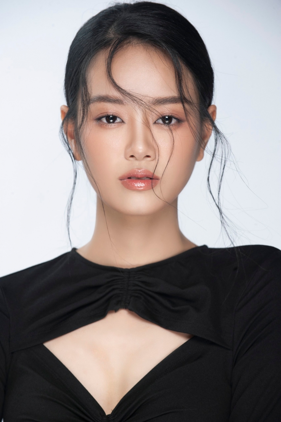 Bùi Khánh Linh - Hoa khôi Học viện Nông nghiệp mê bóng đá, đẹp như sao Hàn tại Miss World VN - Ảnh 16