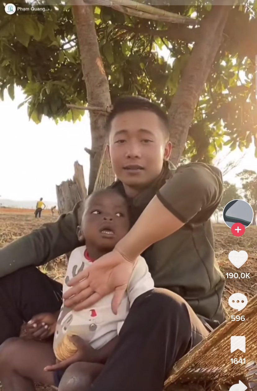 Quang Linh Vlogs làm Lôi Con hoang mang trước lời mời về Việt Nam chơi của ông chú - Ảnh 5
