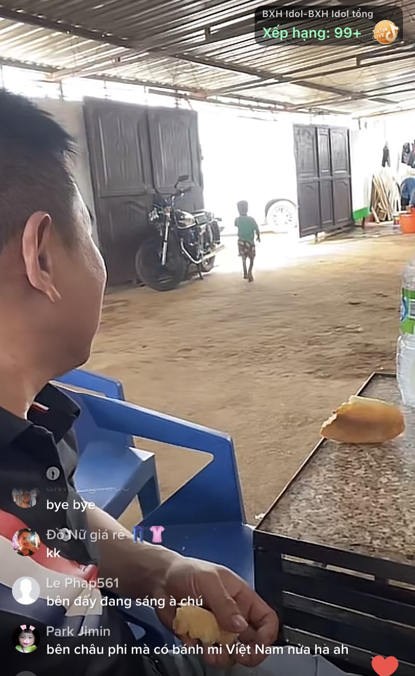 Bị Quang Linh Vlogs làm tổn thương, 'Idol Tóp Tóp' Lôi Con khóc rồi quay đi - Ảnh 3