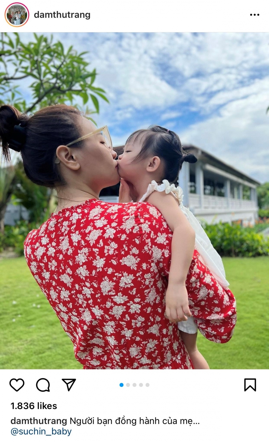 Đàm Thu Trang đăng tải loạt hình ảnh đáng yêu cùng cô con gái đầu lòng khi đang vi vu tại một resort nghỉ dưỡng.
