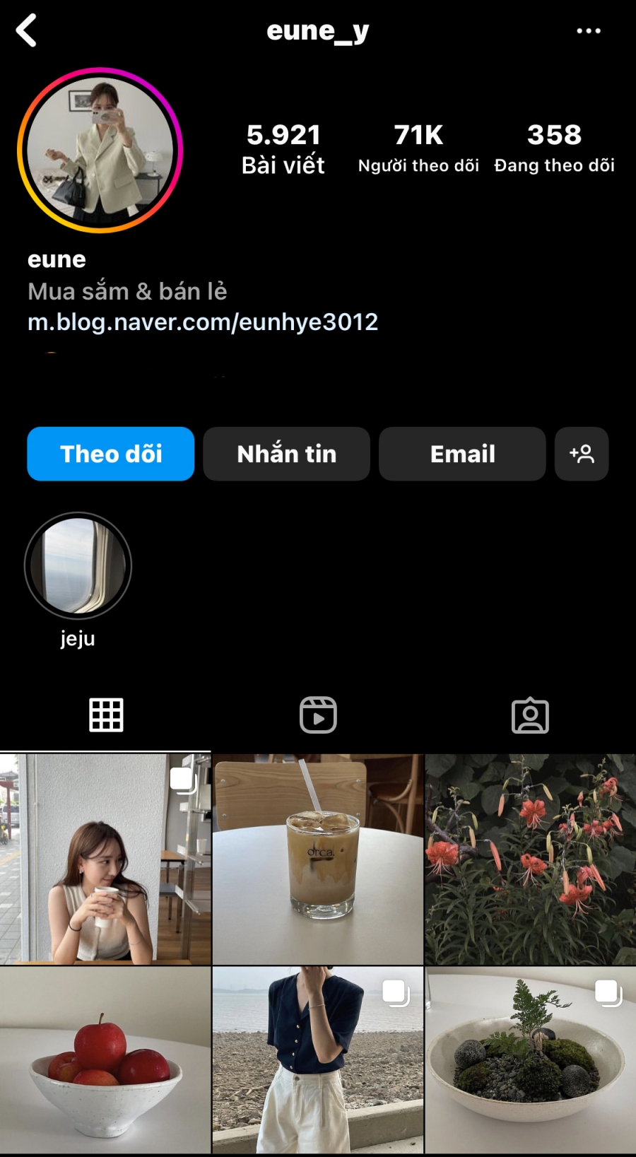 Nhìn vào Instagram hơn 70 nghìn lượt theo dõi của @eune_y, chúng ta có thể thấy cô nàng yêu thích phong cách tối giản và tông màu trung tính. 