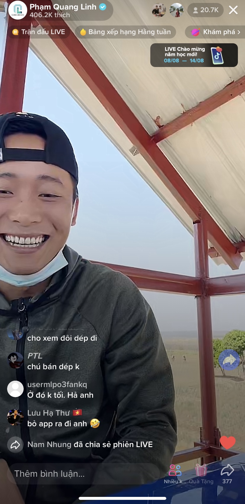 Quang Linh Vlogs khoe dùng App khi livestream TikTok, sự khác biệt khiến fan ngỡ ngàng - Ảnh 3