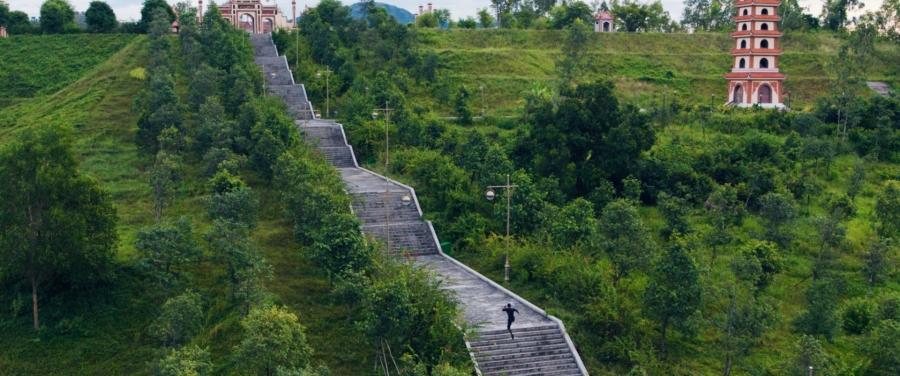 Bộ phim đưa bạn đến những vùng đất đẹp hùng vĩ của Việt Nam