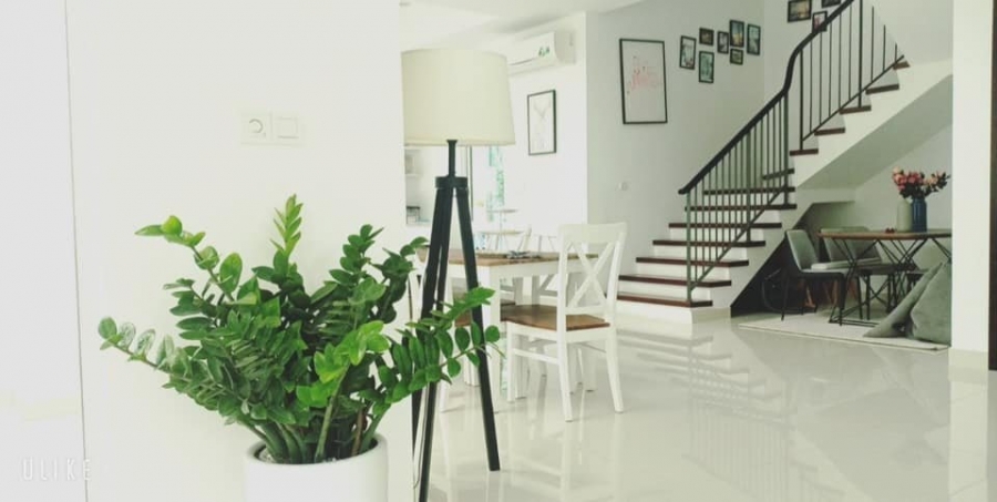 Ngôi nhà của vợ Shark Bình mang màu trắng chủ đạo với thiết kế hiện đại.