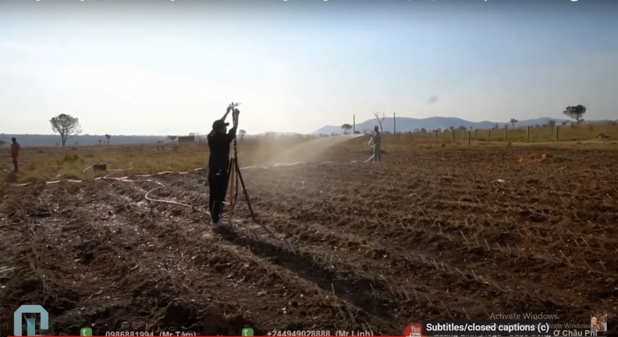 Quang Linh Vlogs dành 2 tháng cải tạo lại mảnh đất trống tại Angola - Ảnh 3