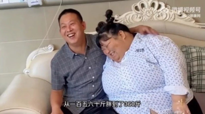 Gần đây, vợ chồng cô đã đến Quảng Châu để khám chữa bệnh và tiến hành phẫu thuật.