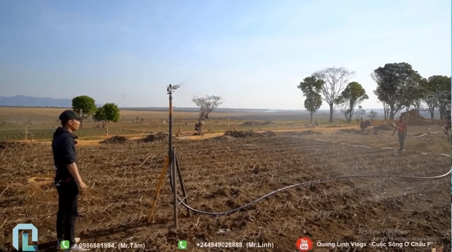 Quang Linh Vlogs dành 2 tháng cải tạo lại mảnh đất trống tại Angola - Ảnh 1