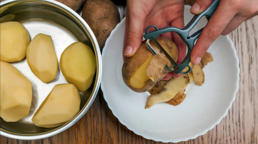 Cách làm gà kho khoai tây đơn giản, chỉ 30 phút là có món ngon đảm bảo hao cơm - Ảnh 1