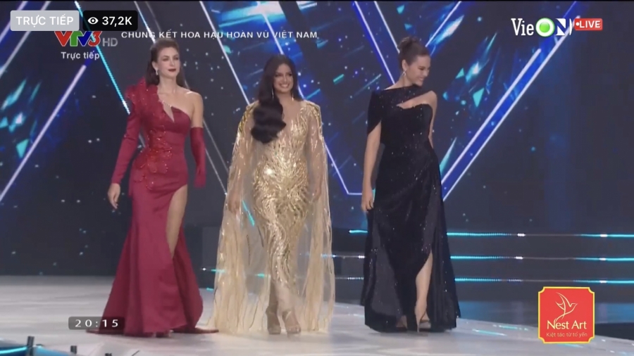 Màn xuất hiện đầy ấn tượng của 3 Miss universe