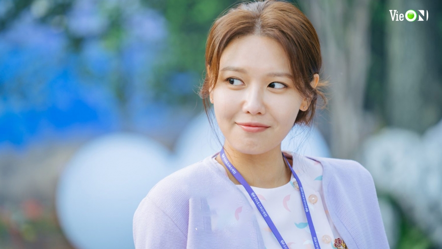 Soo Young (SNSD) vào vai cô y tá xinh đẹp, tích cực.
