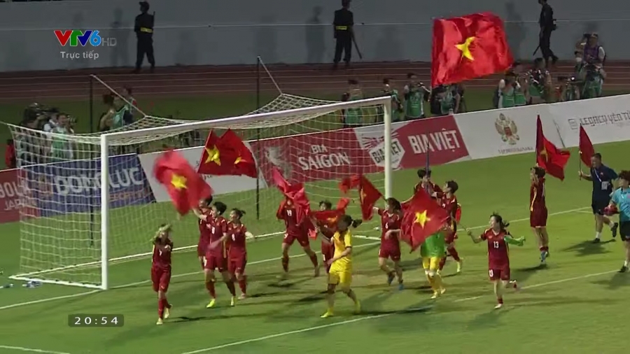 Đội tuyển bóng đá nữ Việt Nam vô địch SEA Games 31 với tỉ số sát sao 1-0 - Ảnh 2