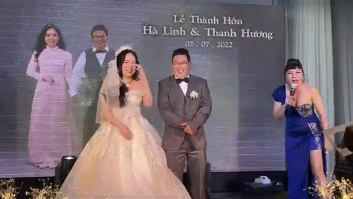 Nghệ sĩ hài Hà Linh kết hôn ở tuổi 49