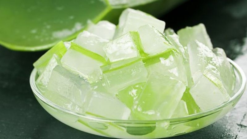 cach tri mun nhanh nhat trong vong 1 ngay tai nha bang nha dam kha hieu qua Cách trị mụn nhanh nhất trong vòng 1 ngày tại nhà bằng nha đam khá hiệu quả