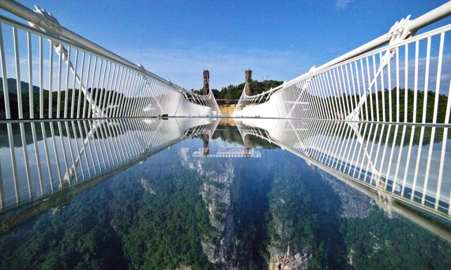 Cầu thủy tinh dài nhất và cao nhất (Trung Quốc)