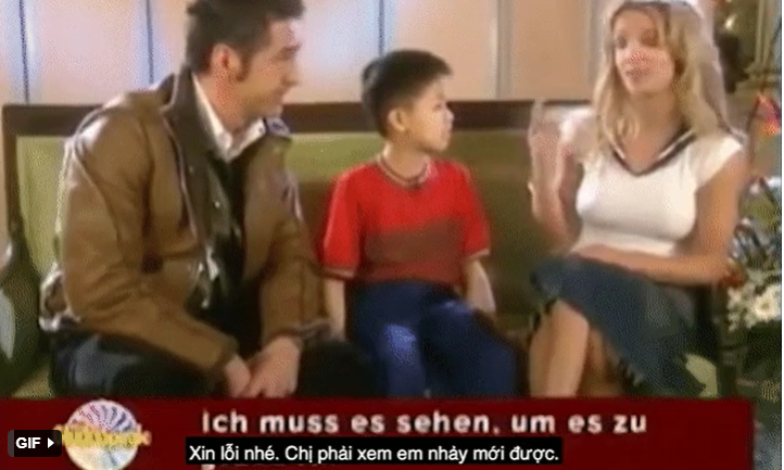 Cậu nhóc 9 tuổi Trọng Hiếu đã có cơ hội gặp gỡ với Britney Spears trong một sự kiện vào năm 2002.
