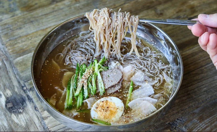 7 món ăn thường được người Hàn Quốc ưa chuộng vào mỗi dịp hè, món thứ 2 và 7 khá phổ biến ở Việt Nam - Ảnh 2