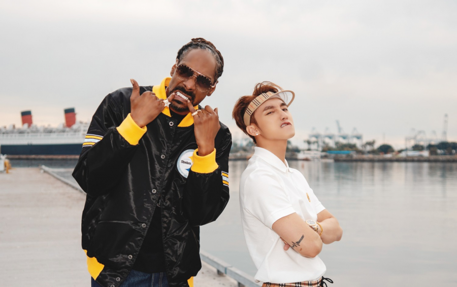 Sơn Tùng M-TP với rapper người Mĩ Snoop Dogg tại hậu trường MV 'Hãy trao cho anh'