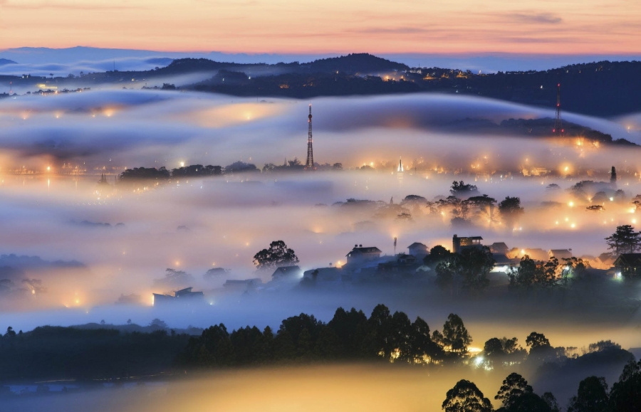 Đà Lạt được mệnh danh là thành phố sương mù.