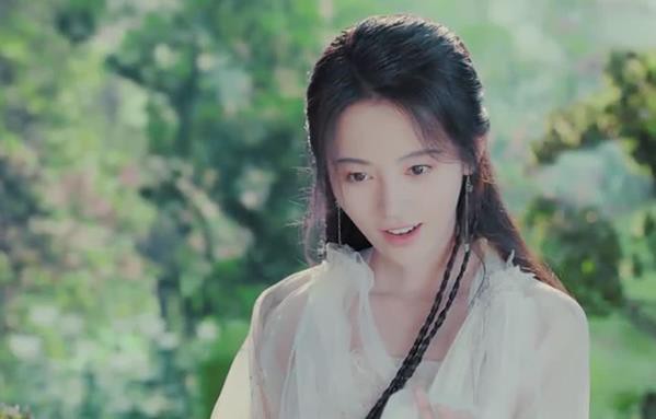 Tạo hình xinh đẹp của Cúc Tịnh Y trong phim 'Tân Bạch nương tử truyền kỳ'.