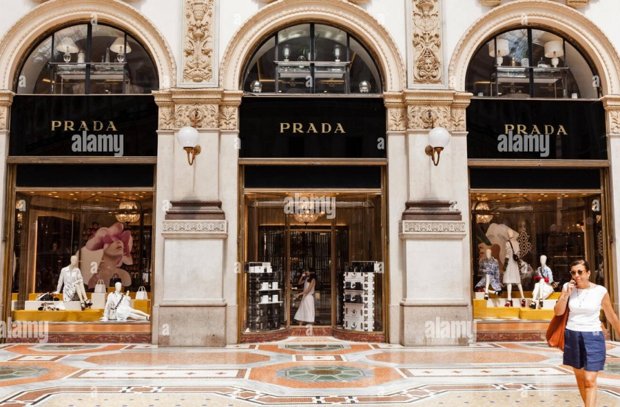 Lịch sử hình thành và phát triển thương hiệu Prada - Ảnh 3