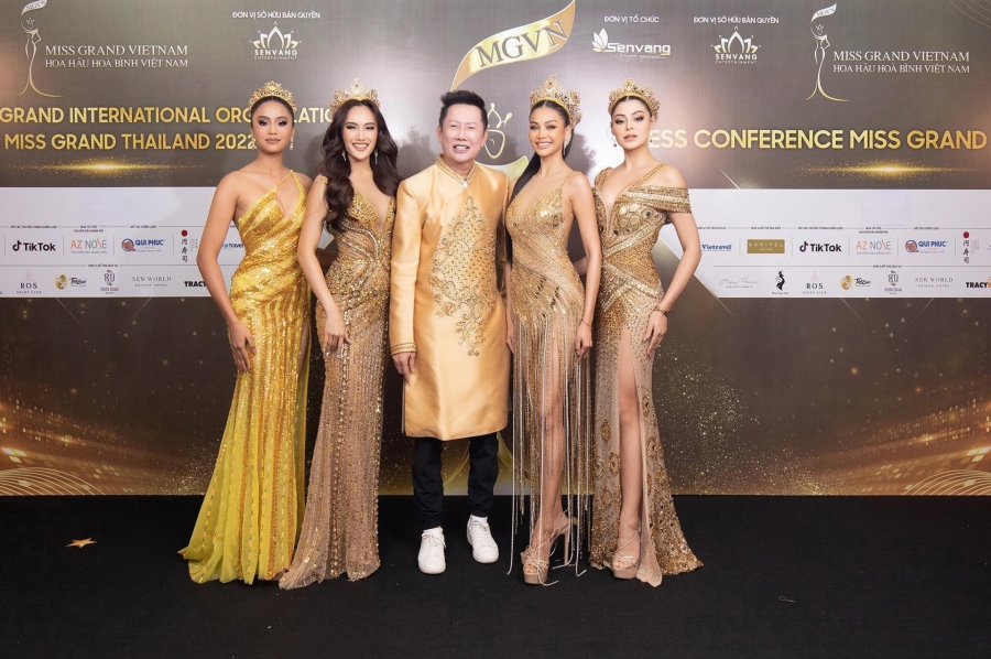 Đỗ Thị Hà để tóc ngắn, khoe sắc cùng dàn hậu tại họp báo Miss Grand Việt Nam 2022 - Ảnh 1