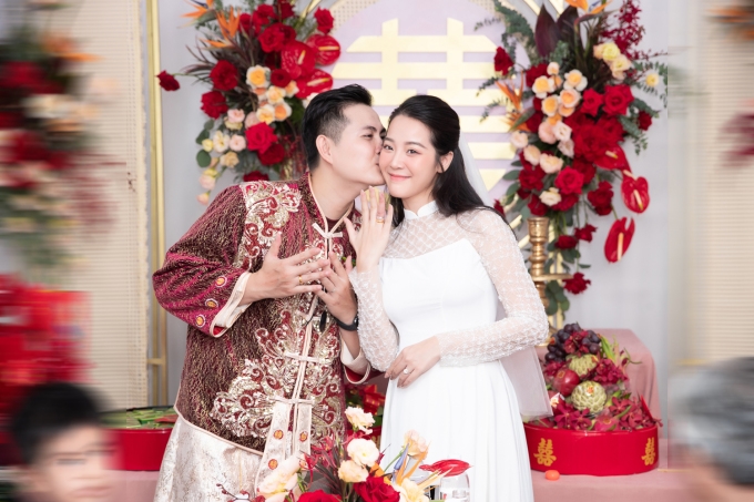 Karen Nguyễn công khai ảnh bụng bầu to vượt mặt trong ngày cưới - Ảnh 5