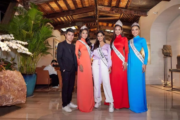 Miss Universe 2021 Harnaaz Sandhu bị chê 'lép vế' khi đọ sắc với Top 3 Miss Universe Vietnam - Ảnh 3