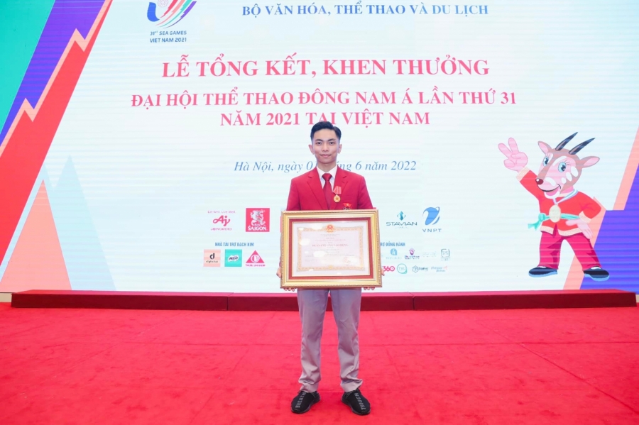 Phan Hiển nhận huân chương lao động hạng 3, tiết lộ mối quan hệ đặc biệt với Chí Anh - Ảnh 2