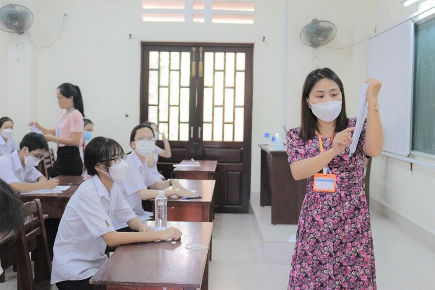 Các thí sinh ở TP. Đà Nẵng tham gia kì thi tuyển sinh lớp 10 năm 2022 (Nguồn ảnh: Báo điện tử Pháp luật).