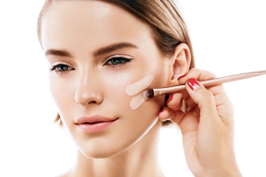 Kem che khuyết điểm là dòng sản phẩm dùng để che đi những khuyết điểm trên da khi make up