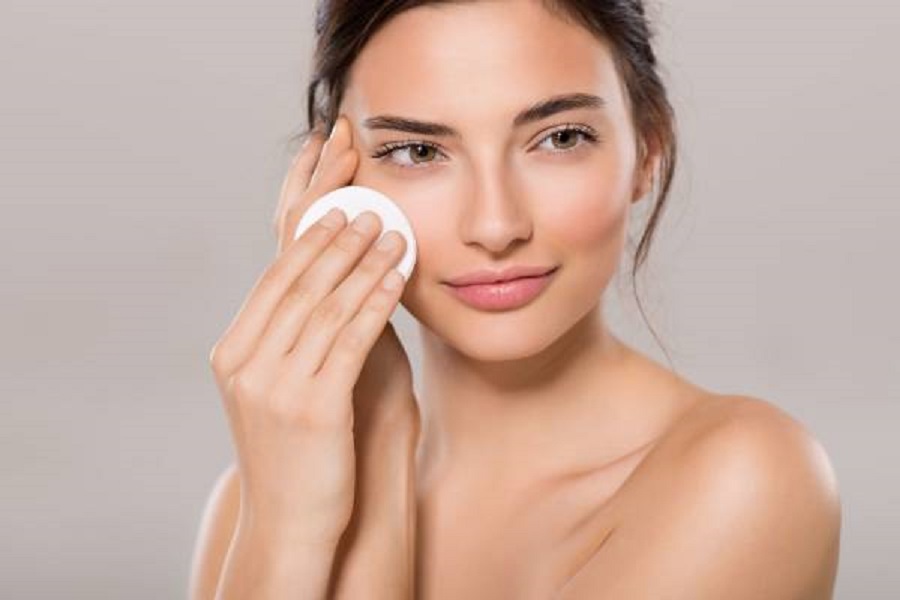 Tẩy trang là một trong những bước chăm sóc da không thể thiếu để có một làn da đẹp hoàn hảo