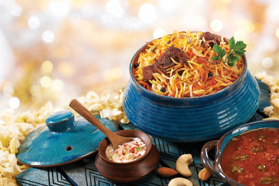Ăn cơm Biryani kiểu Ấn Độ: Thưởng thức một lần làm người hoàng tộc - Ảnh 1