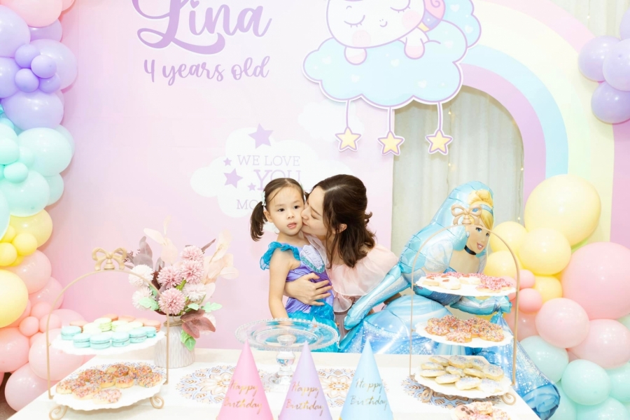 Gác lại nỗi buồn của Vân Khánh, Lan Phương tổ chức sinh nhật 4 tuổi linh đình cho con gái lai Tây - Ảnh 9