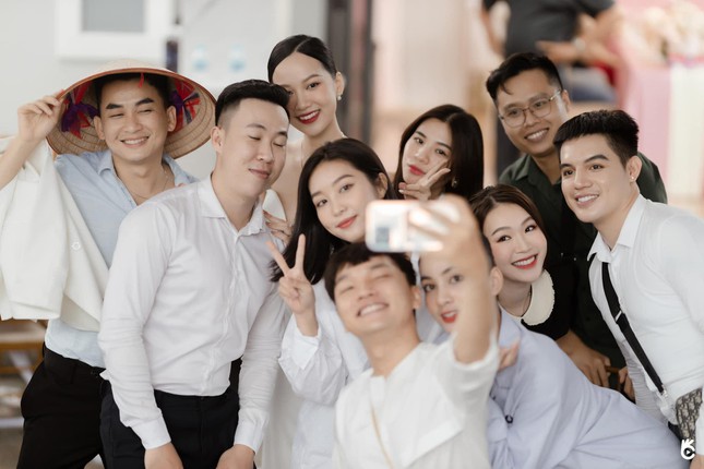 Top 5 Hoa hậu Việt Nam 2020 lên xe hoa ở tuổi 22, tình cũ đại gia Đức Huy cũng có mặt - Ảnh 2
