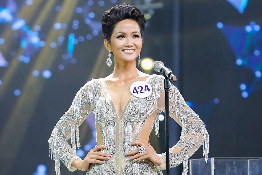 Hoa hậu H'Hen Niê khiến fan kinh ngạc vì đôi chân rậm lông - Ảnh 3