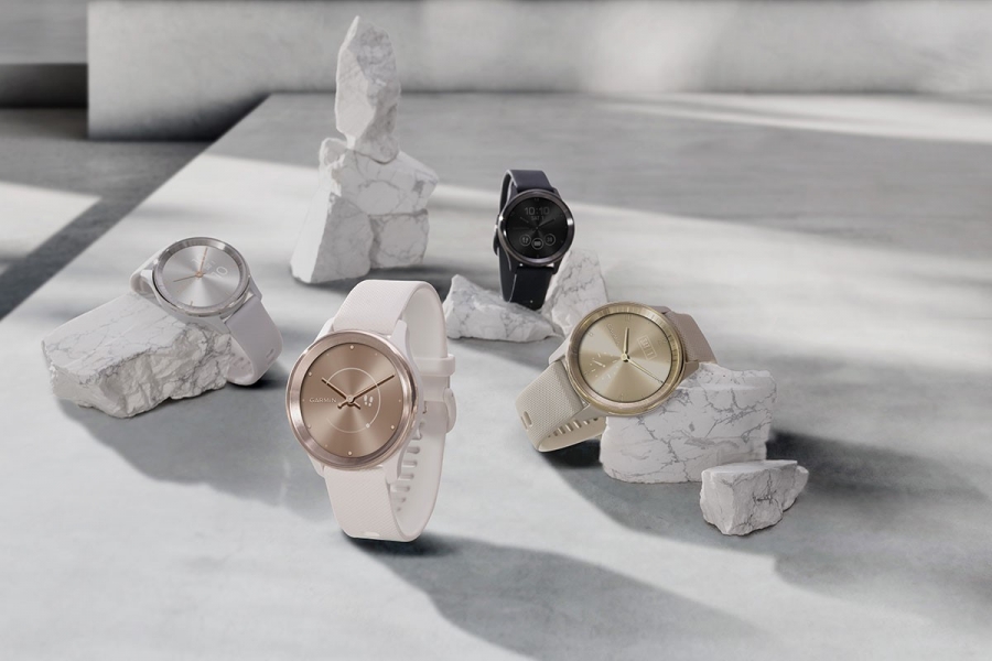 Garmin Vivomove Trend giữ form dáng đồng hồ truyền thống với mặt tròn kim đồng hồ và dây đeo bản lớn