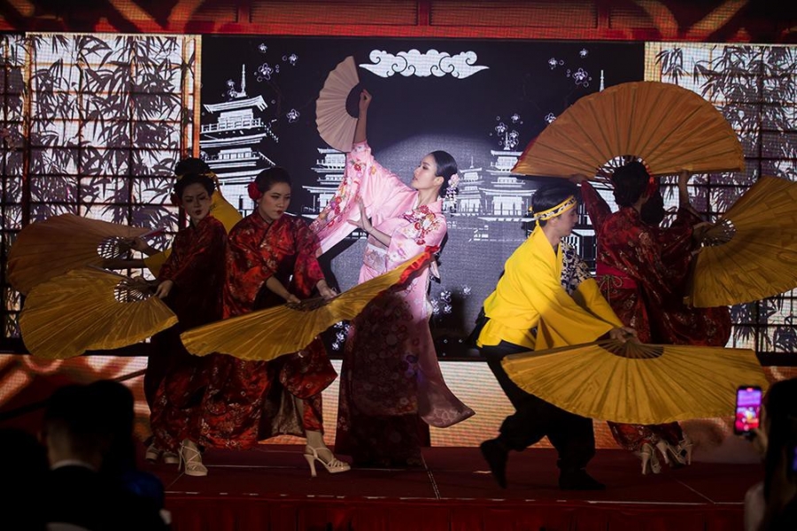 Phương Anh diện Kimono nhảy múa, được Giám đốc Truyền thông MI khen hết lời - Ảnh 4