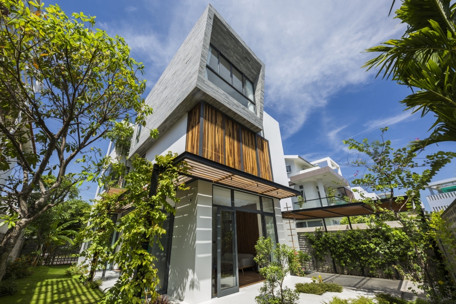 “Chúng tôi hy vọng khách hàng của mình sẽ tận hưởng khoảng thời gian quý báu bên gia đình thông qua ý tưởng thiết kế cơ bản của ngôi nhà này”, KTS đại diện KA Studio chia sẻ.