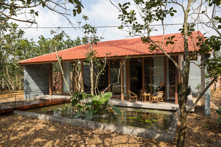 Hachi Lily House, ngôi nhà vườn là chốn rút lui ấm êm cho gia đình 3 thế hệ ở Huế - Ảnh 1