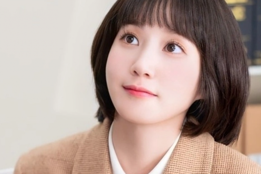 Vẻ ngoài đáng yêu của Park Eun Bin khi hoá thân thành cô bé Woo Young Woo. Nữ diễn viên hiện tại đã 29 tuổi.