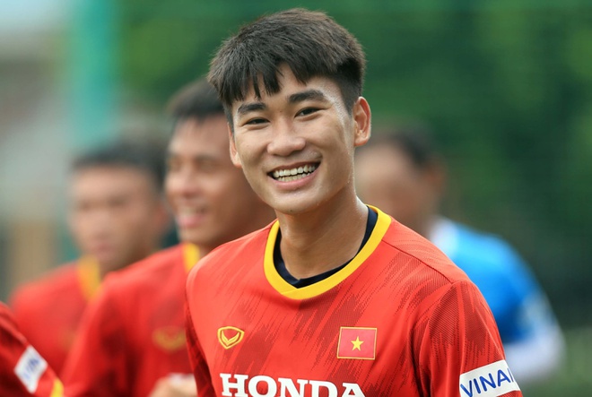 Nhâm Mạnh Dũng là ai? Cầu thủ ghi bàn duy nhất giúp U23 Việt Nam giành HCV bóng đá tại SEA Games 31 - Ảnh 11