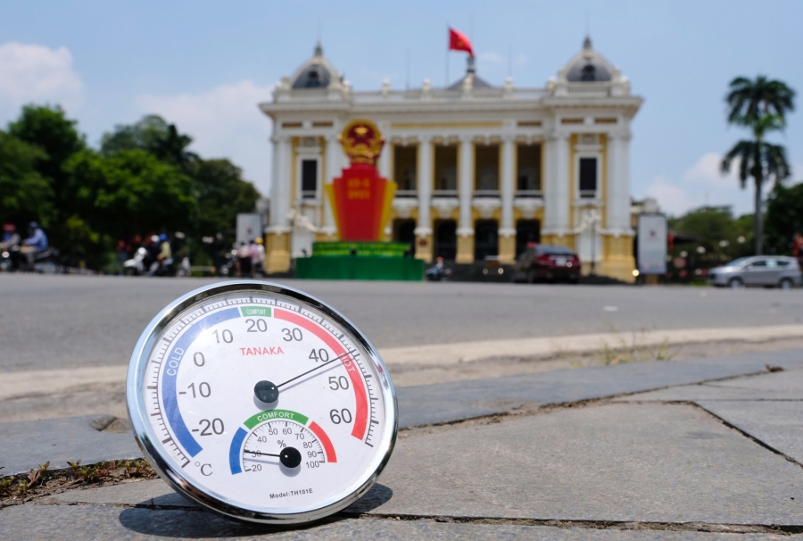 Nắng nóng 40 độ ở Hà Nội kéo dài đến bao giờ? - Ảnh 1