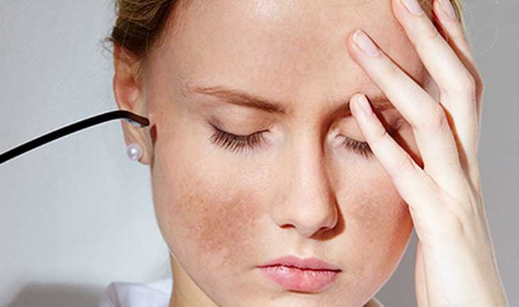 Rối loạn nội tiết tố, căng thẳng, mệt mỏi, stress là một trong những nguyên nhân gây tình trạng nám da.